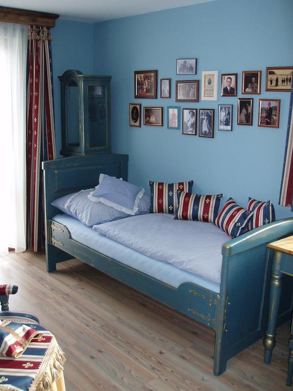 Penzion A Restauracia Toldi Galanta Zimmer foto